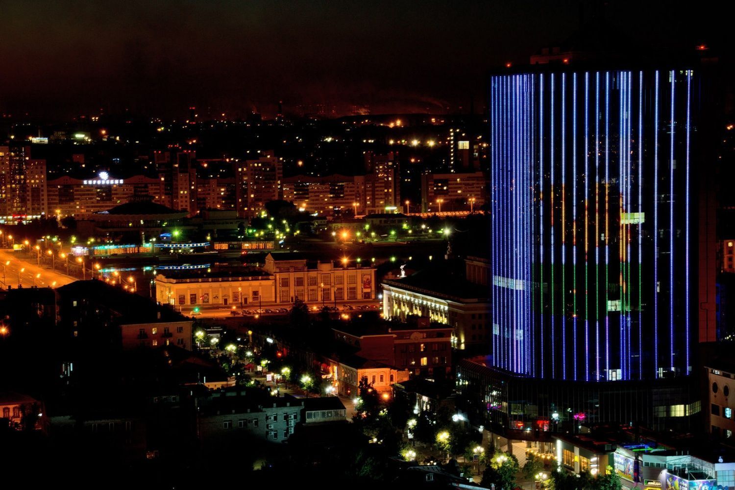 Facade lighting of the "Chelyabinsk City" Business Center