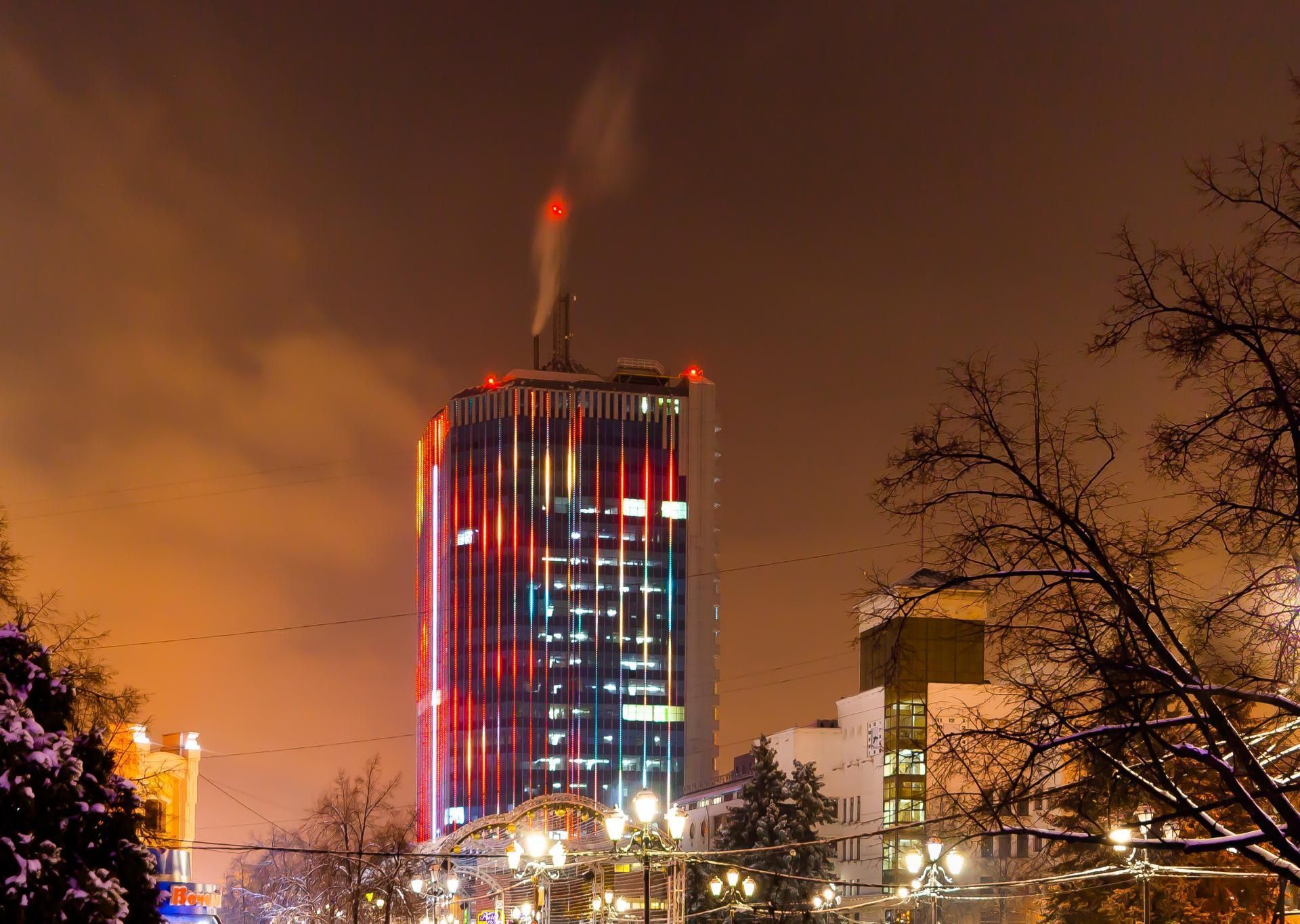 Фасадное освещение бизнес-центра «Челябинск-Сити» - освещение культурно-развлекательного центра, Челябинск, 2017