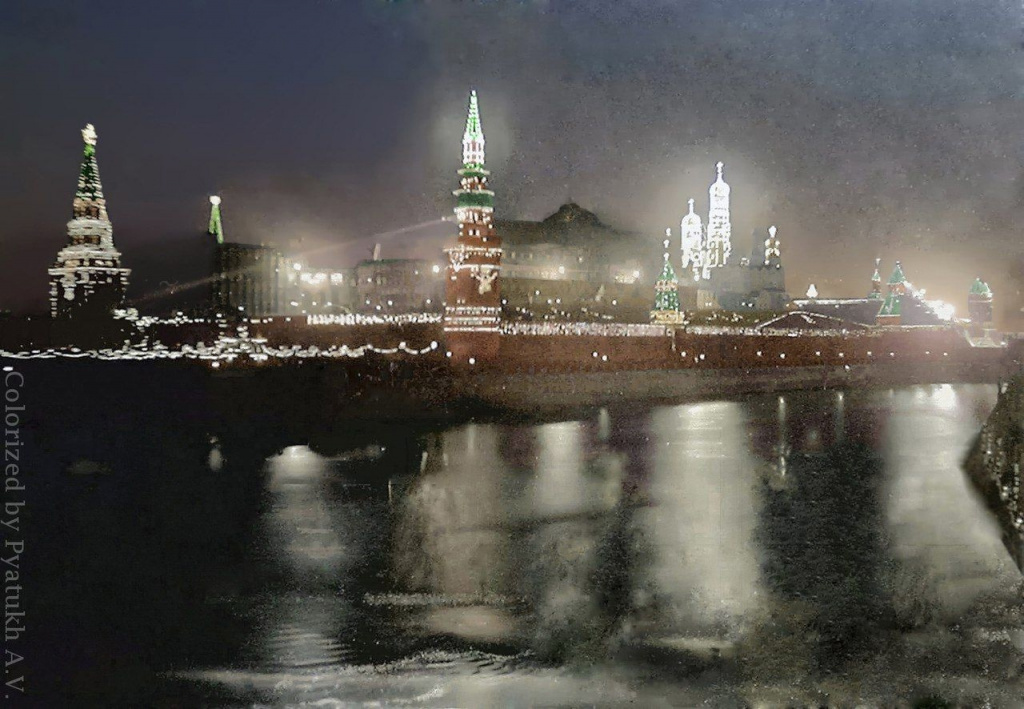 Праздничная иллюминация Кремля 1896 г.jpg